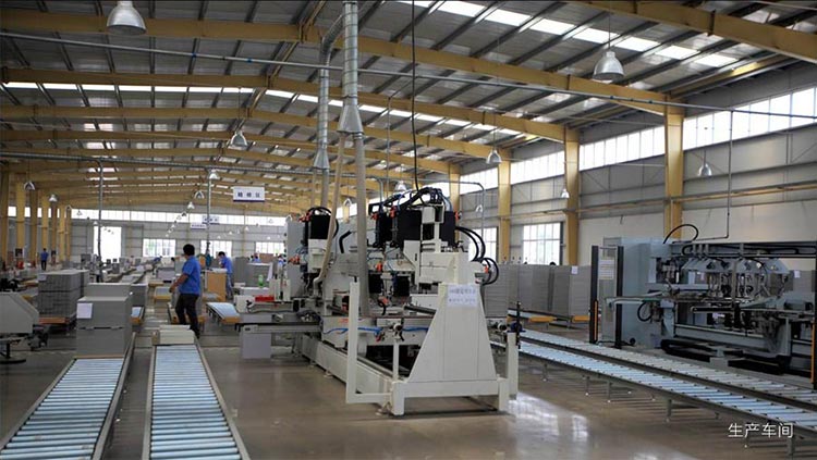 夢(mèng)達(dá)桌椅生產(chǎn)流水線