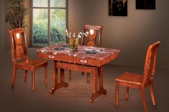 <b>火鍋桌子多少錢一張?</b>